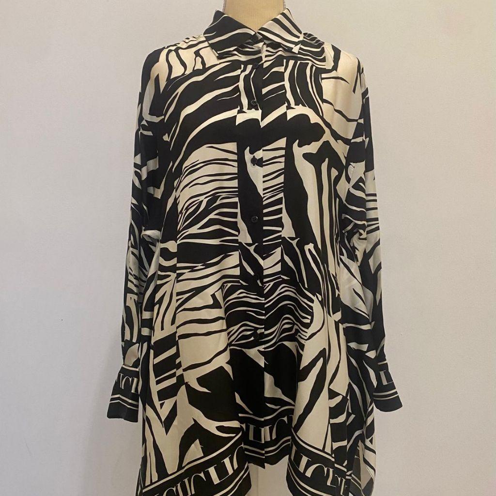 Carolina Herrera Black and White Silk Long Sleeves Blouse