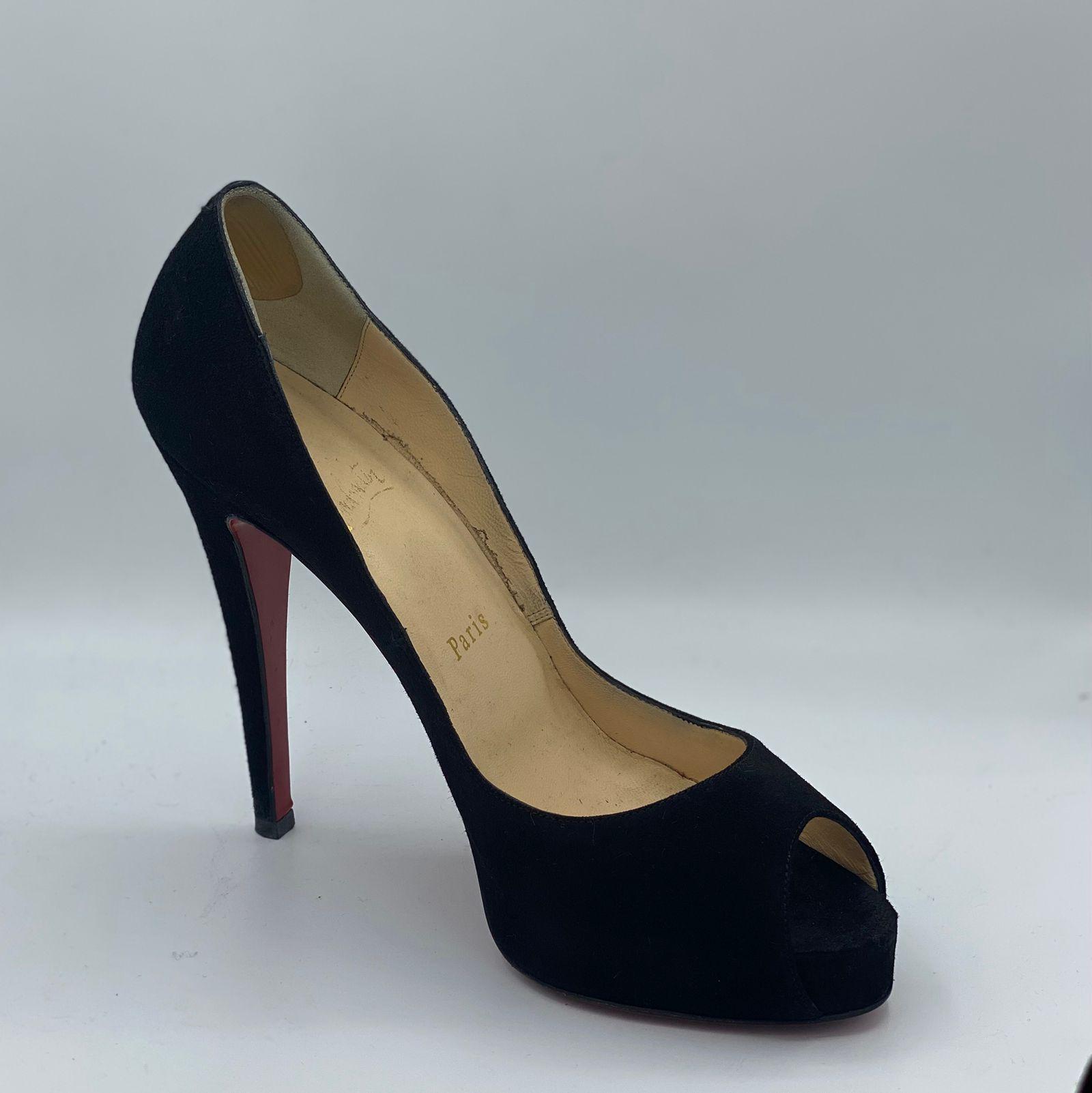 Christian Louboutin Black Suede Pumps Size 39 thumbnail 4