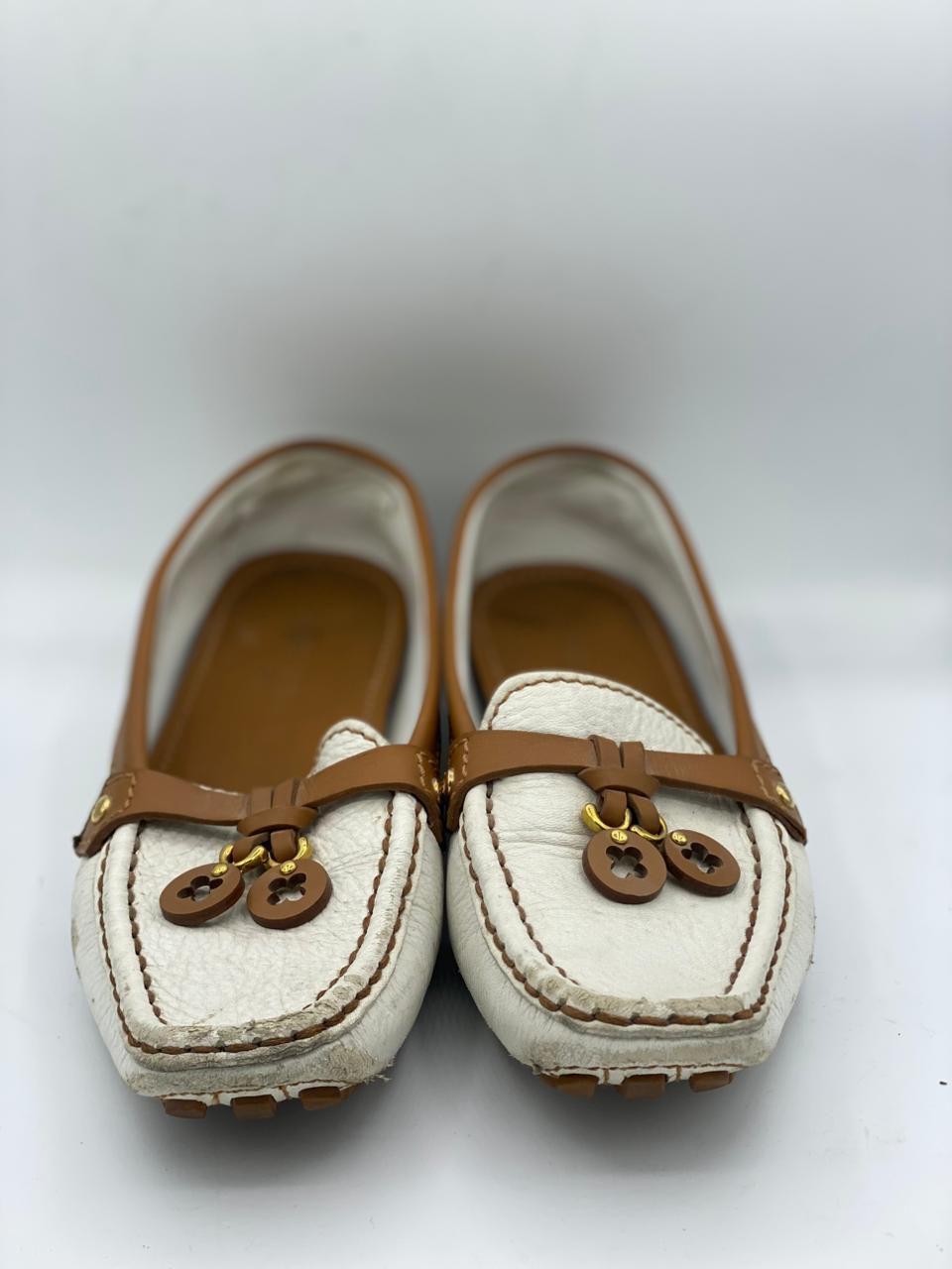 Louis Vuitton White/Brown Leather Slip On Loafers thumbnail 4