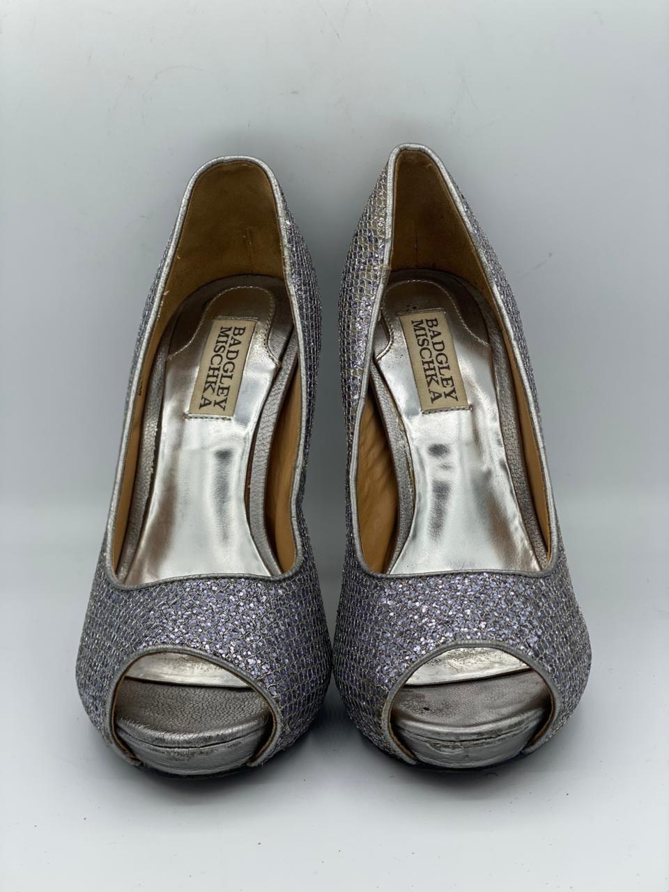 Badgley Mischka
Glitter Pumps thumbnail 2