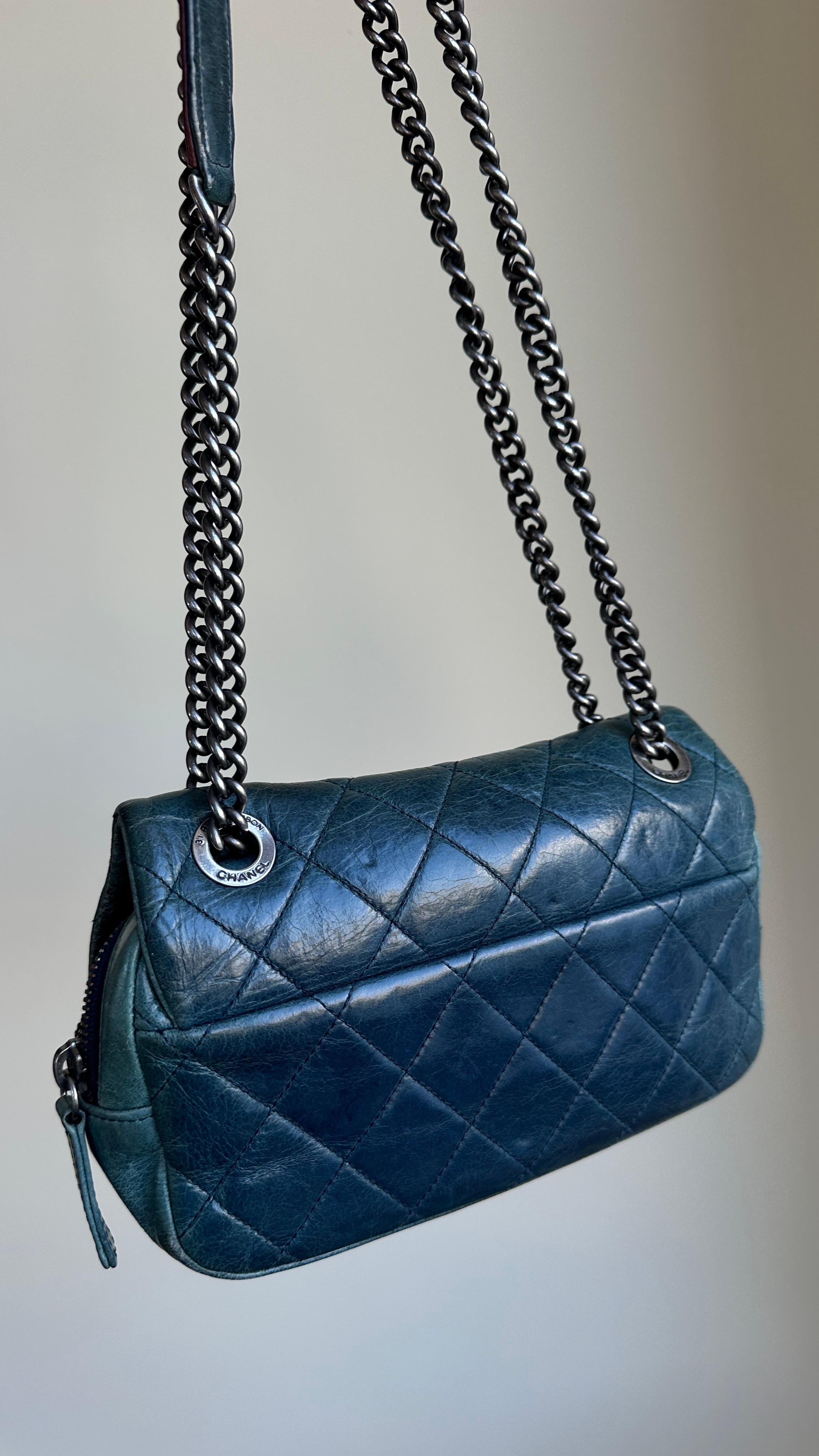 Chanel vintage classic bag thumbnail 2