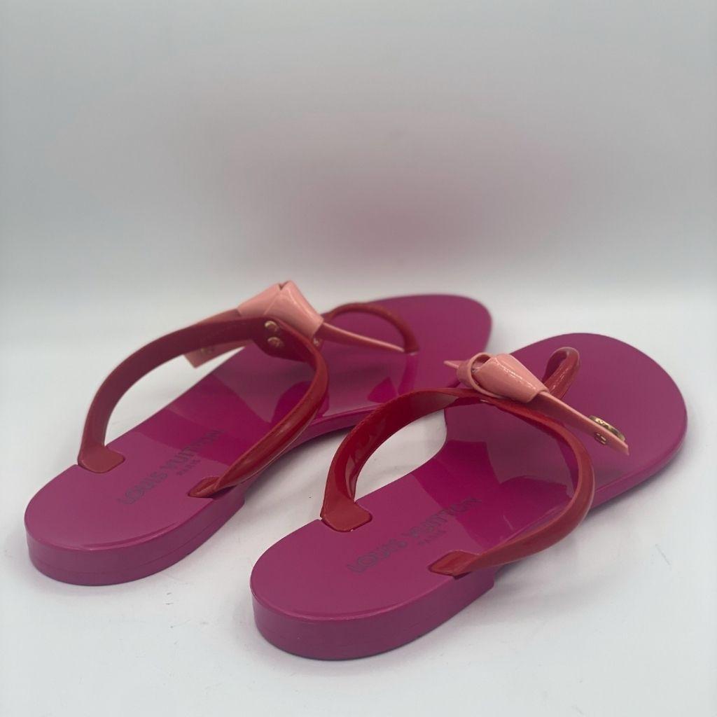 Louis Vuitton
Rubber Bow Accents Flip Flops
Women's thumbnail 1