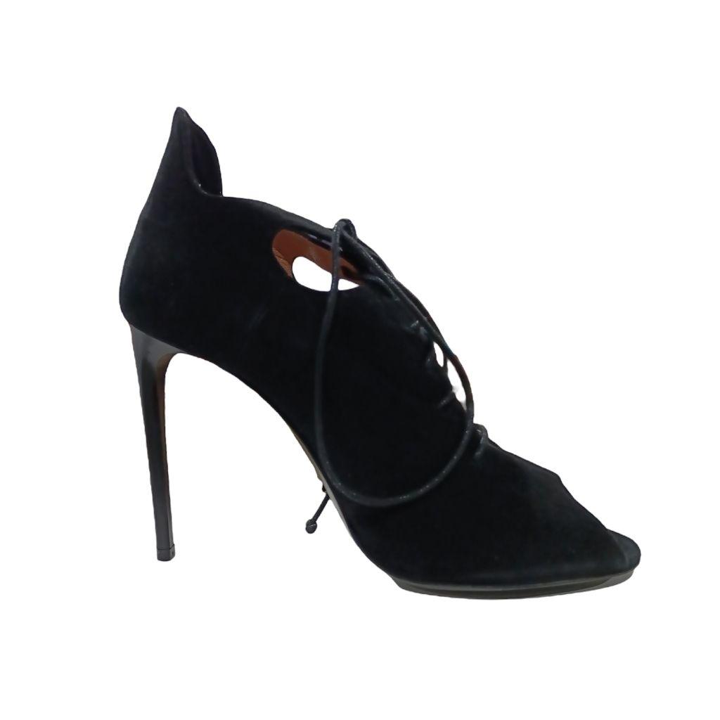 Shoes by Roland Mouret thumbnail 1