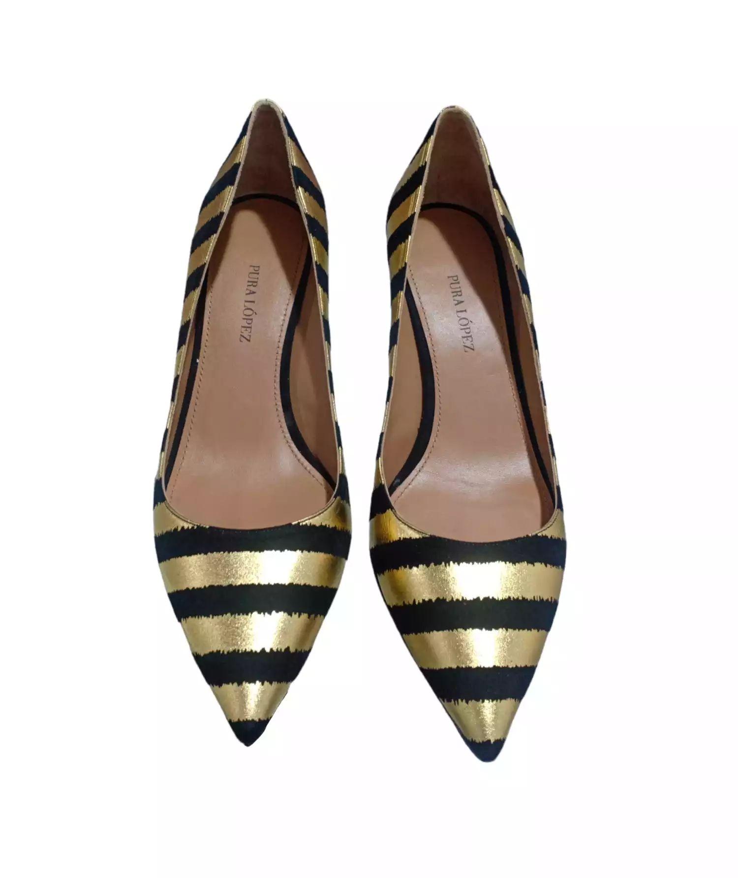 Shoes by Pura Lopez thumbnail 2